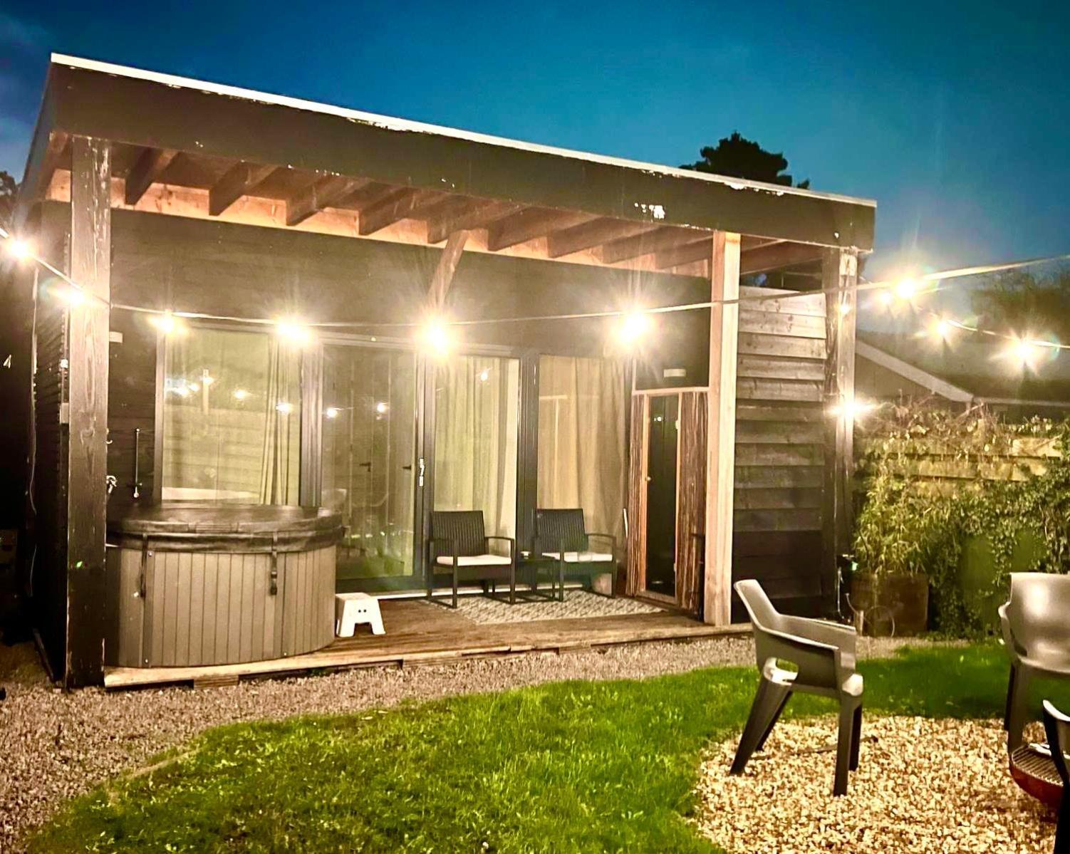 Family House With Garden & Jacuzzi & Sauna Near Amsterdam Vijfhuizen Eksteriør billede